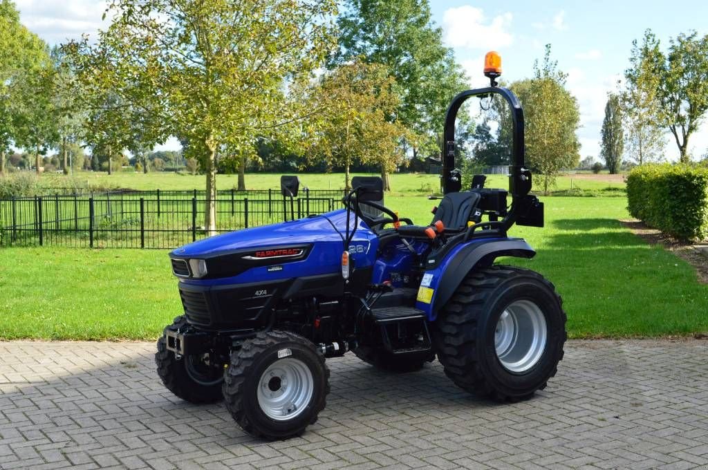 Traktor of the type Farmtrac FT26 HST Compacttractor, Neumaschine in Erichem (Picture 1)