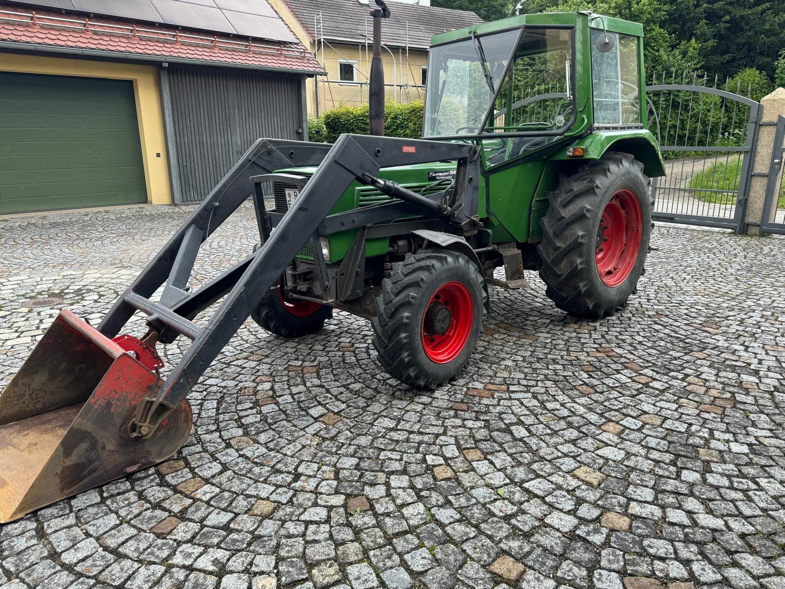 Traktor typu Fendt 104 S Allrad mit Frontlader, Gebrauchtmaschine v Thalmassing (Obrázek 2)