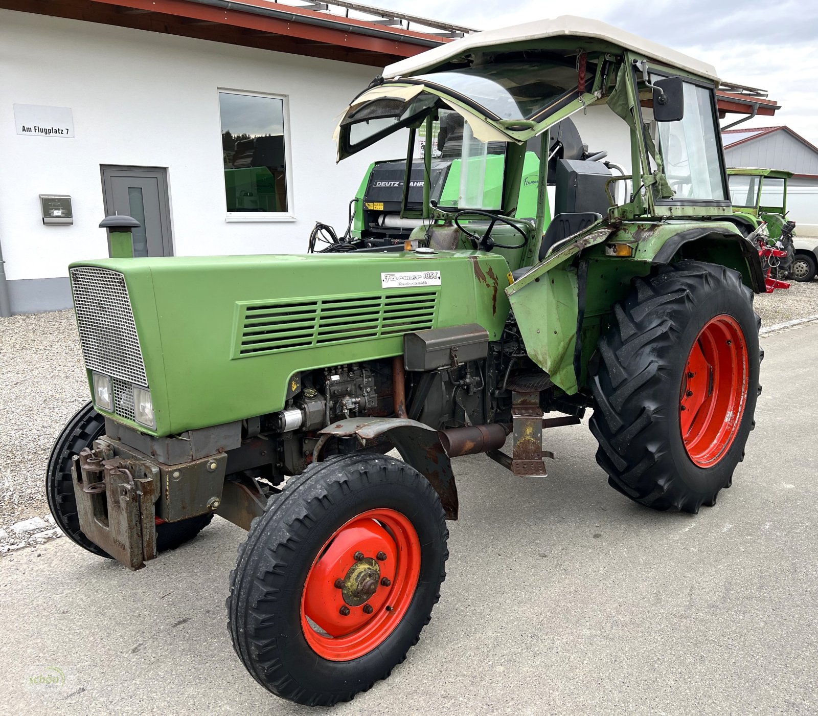 Traktor от тип Fendt 105 S Turbomatik mit Servolenkung und 1 dw und 1 ew Steuergerät, Gebrauchtmaschine в Burgrieden (Снимка 1)