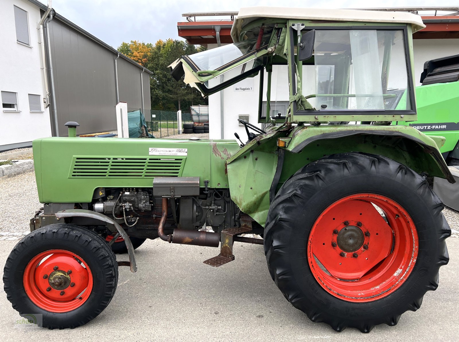 Traktor des Typs Fendt 105 S Turbomatik mit Servolenkung und 1 dw und 1 ew Steuergerät, Gebrauchtmaschine in Burgrieden (Bild 2)