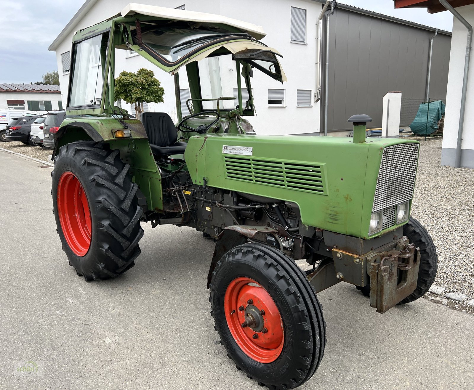 Traktor типа Fendt 105 S Turbomatik mit Servolenkung und 1 dw und 1 ew Steuergerät, Gebrauchtmaschine в Burgrieden (Фотография 12)