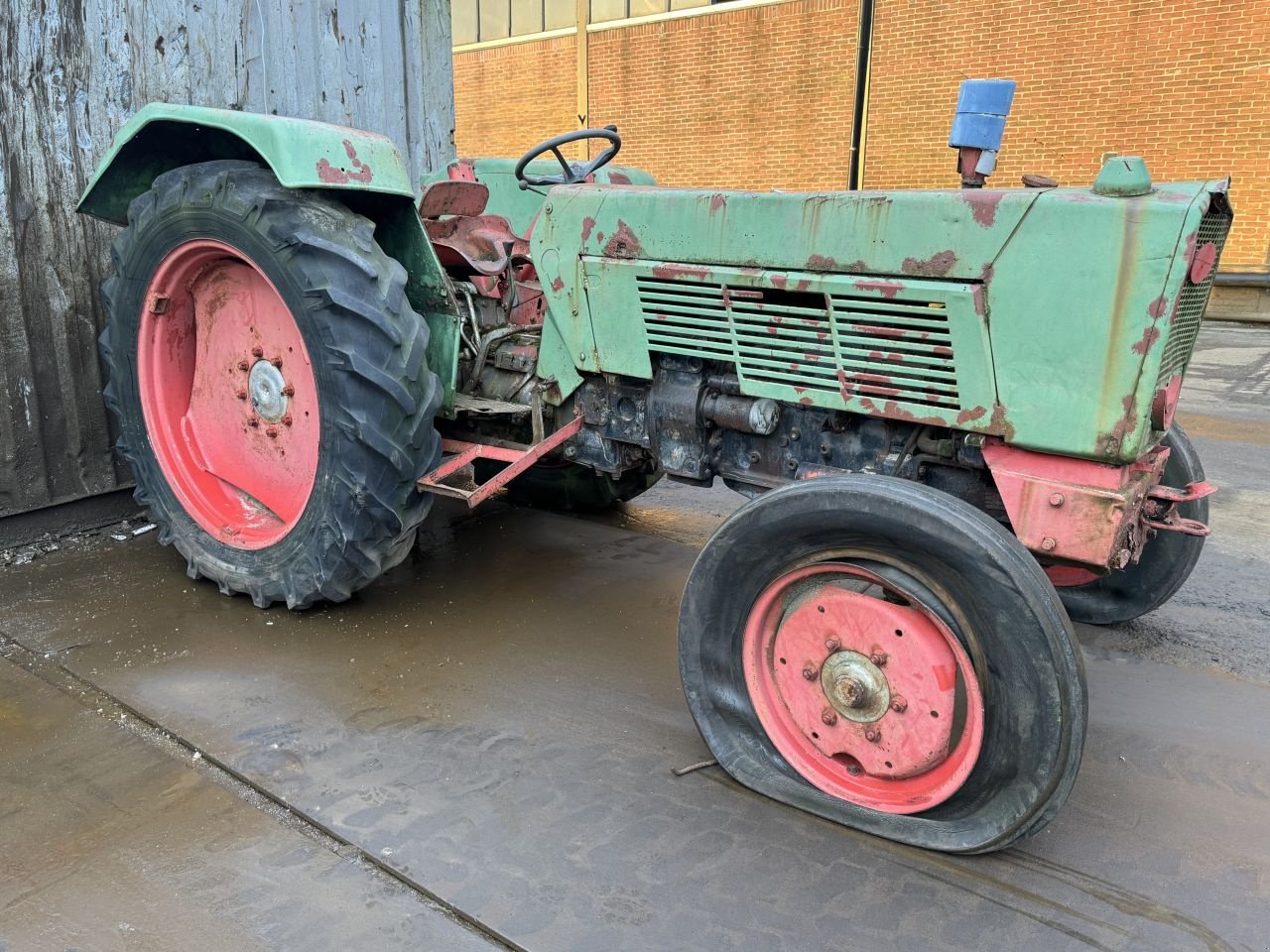 Traktor des Typs Fendt 105, Gebrauchtmaschine in Hardinxveld giessendam (Bild 1)