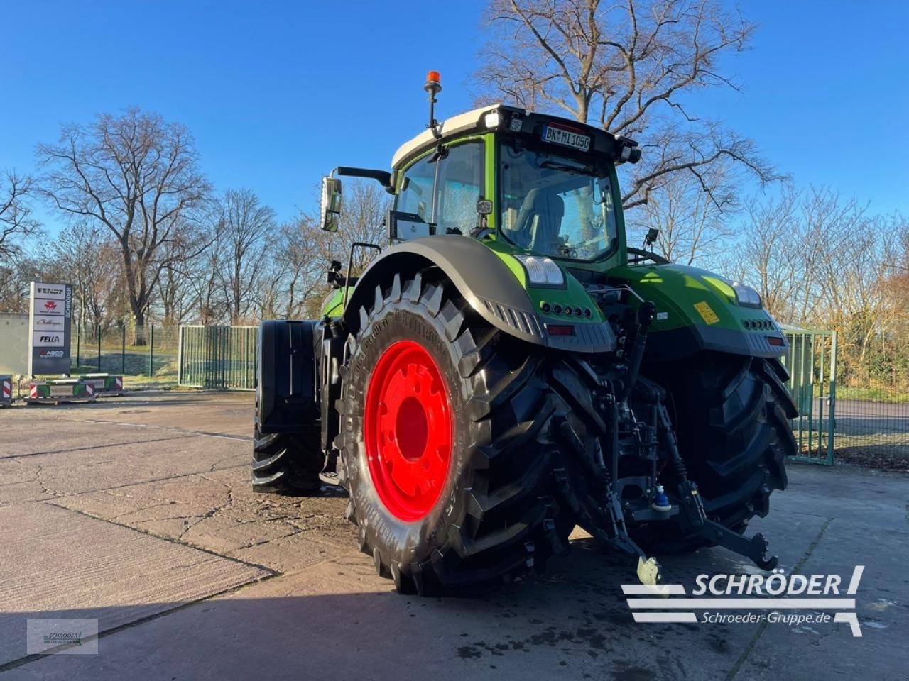 Traktor van het type Fendt 1050 GEN2 PROFI PLUS, Gebrauchtmaschine in Langenweddingen (Foto 3)