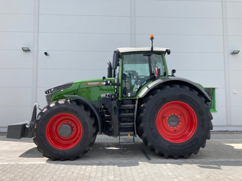 Traktor of the type Fendt 1050 Vario Gen3 Profi+ Setting, Neumaschine in Amöneburg-Roßdorf (Picture 1)