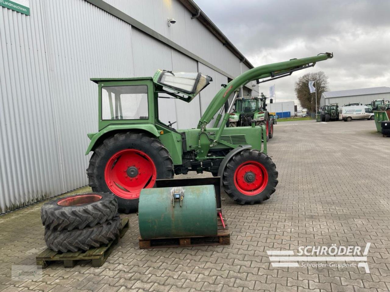 Traktor van het type Fendt 108 S, Gebrauchtmaschine in Wildeshausen (Foto 2)