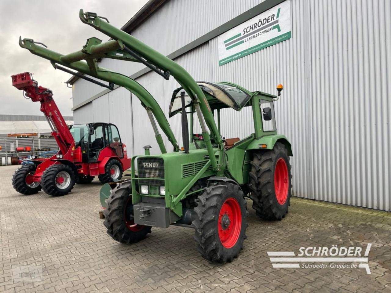 Traktor van het type Fendt 108 S, Gebrauchtmaschine in Wildeshausen (Foto 5)