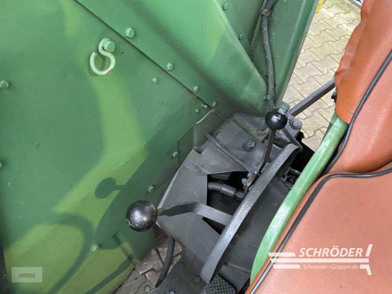 Traktor van het type Fendt 108 S, Gebrauchtmaschine in Wildeshausen (Foto 13)