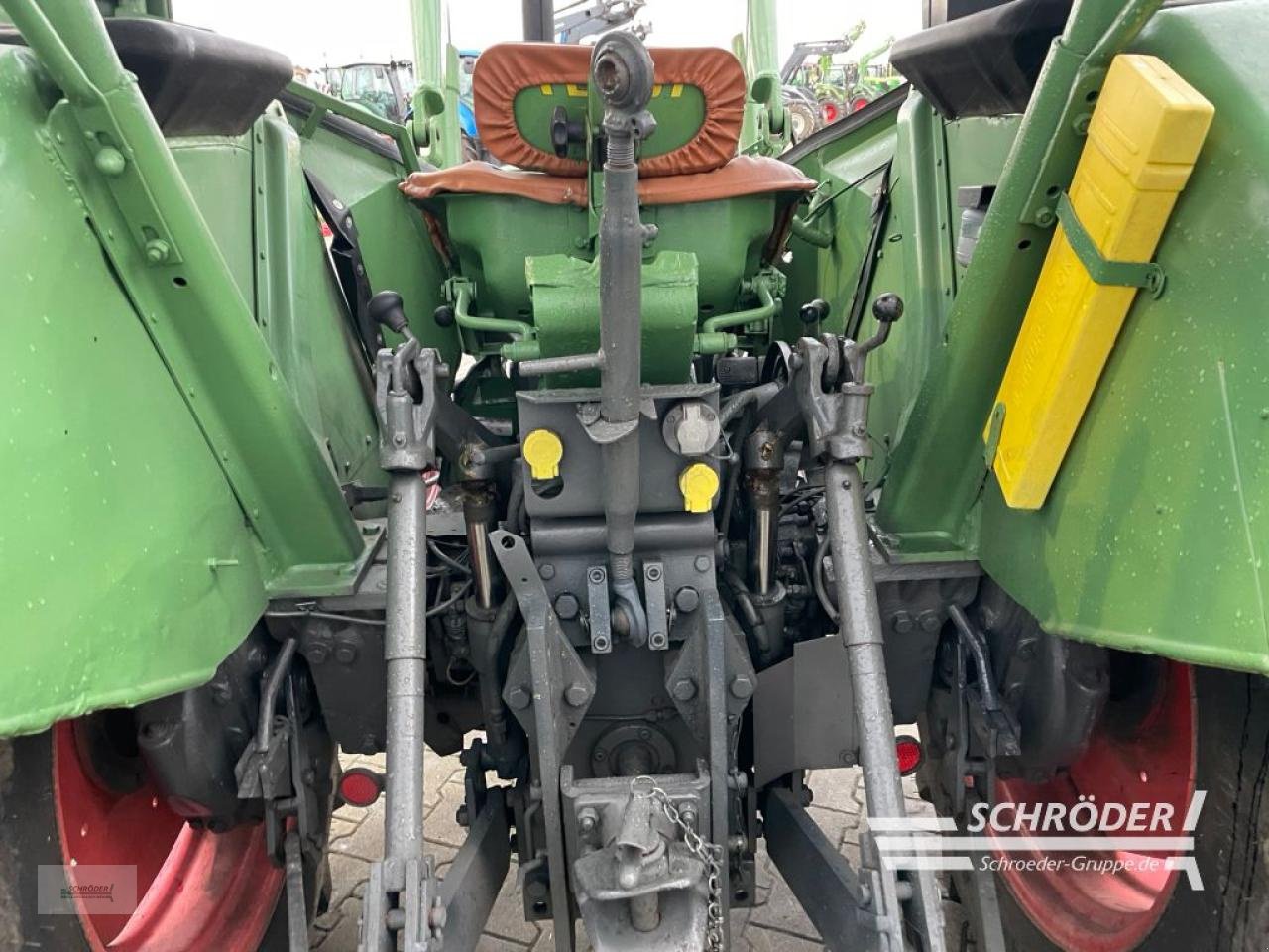 Traktor van het type Fendt 108 S, Gebrauchtmaschine in Wildeshausen (Foto 17)