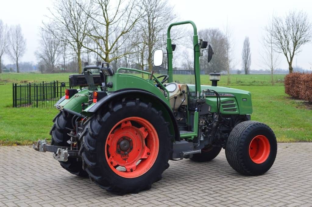 Traktor типа Fendt 206 F Cabrio Smalspoor/Fruitteelt tractor, Gebrauchtmaschine в Erichem (Фотография 9)