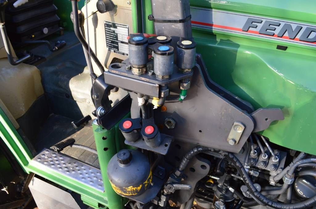 Traktor of the type Fendt 206 VA Cabrio Smalspoor/fruitteelttractor, Gebrauchtmaschine in Erichem (Picture 11)