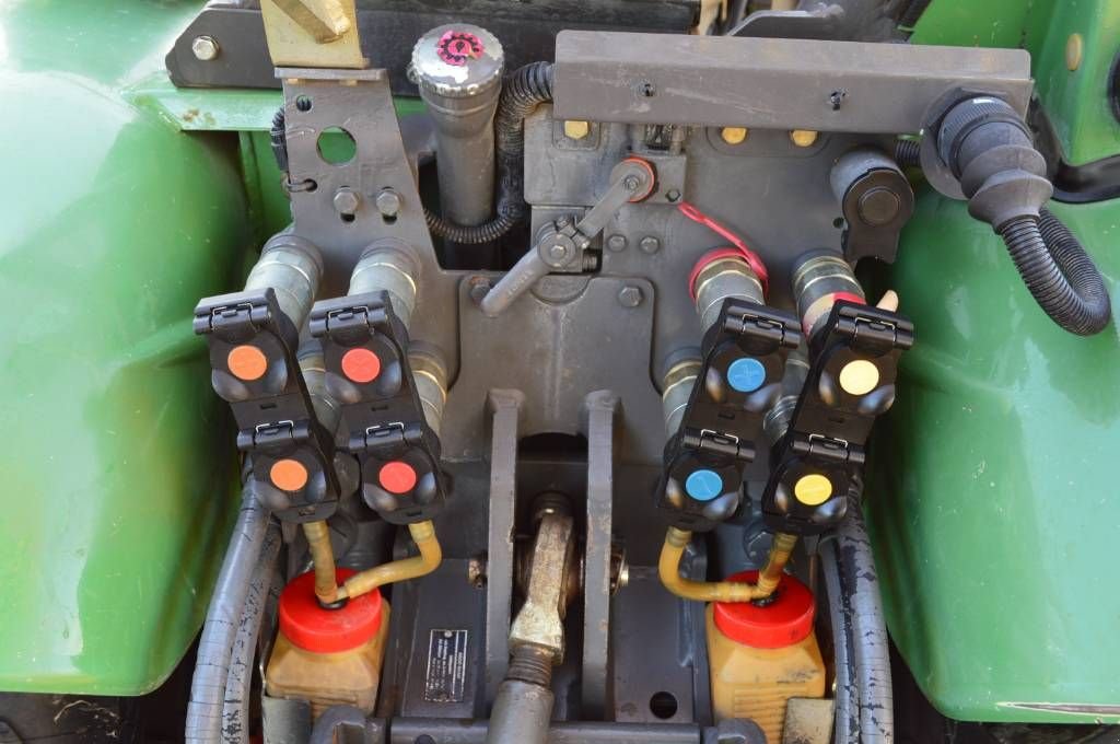 Traktor of the type Fendt 206 VA Cabrio Smalspoor/fruitteelttractor, Gebrauchtmaschine in Erichem (Picture 10)