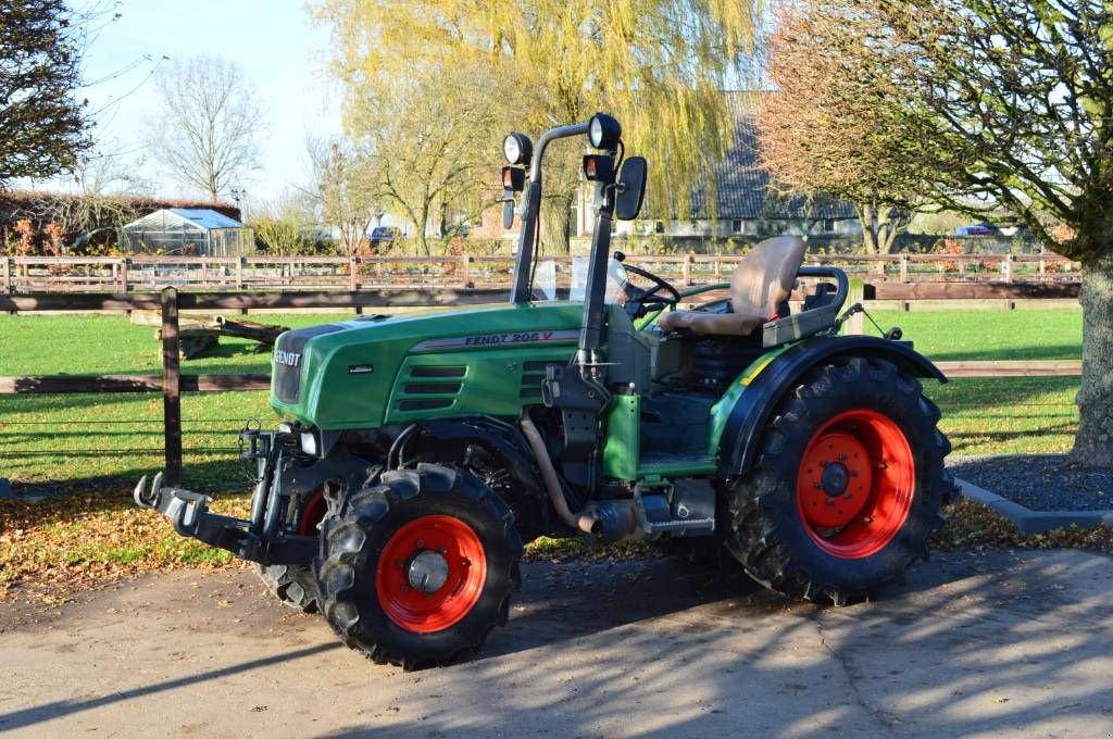 Traktor of the type Fendt 206 VA Cabrio Smalspoor/fruitteelttractor, Gebrauchtmaschine in Erichem (Picture 1)