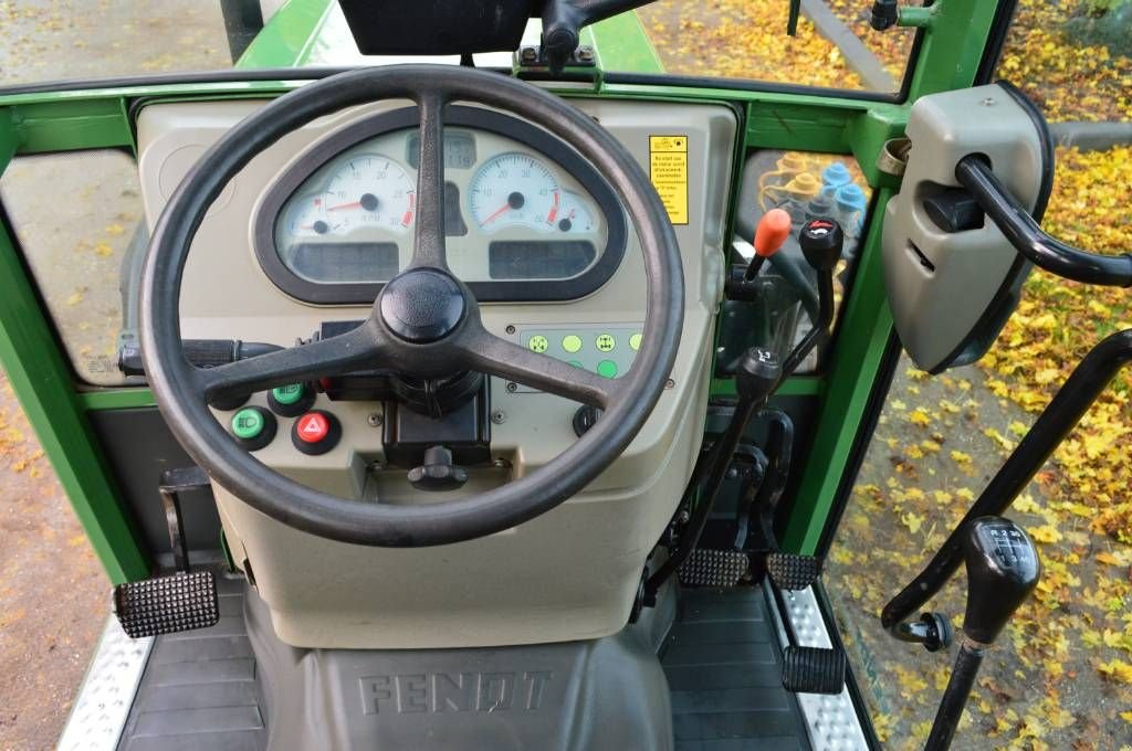 Traktor of the type Fendt 207 V Smalspoor/Fruitteelttractor, Gebrauchtmaschine in Erichem (Picture 2)