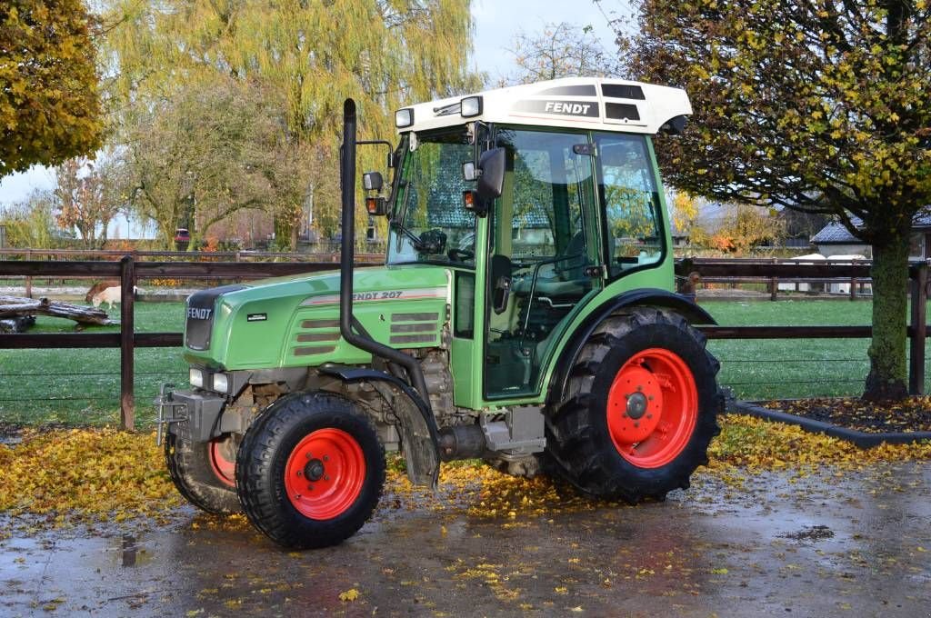 Traktor of the type Fendt 207 V Smalspoor/Fruitteelttractor, Gebrauchtmaschine in Erichem (Picture 1)