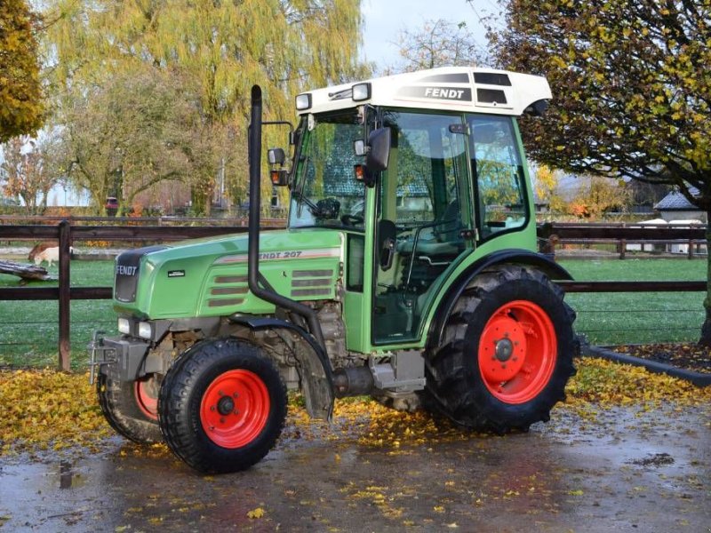 Traktor of the type Fendt 207 V Smalspoor/Fruitteelttractor, Gebrauchtmaschine in Erichem (Picture 1)