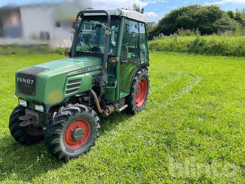 Traktor του τύπου Fendt 207 V, Gebrauchtmaschine σε Düsseldorf (Φωτογραφία 2)