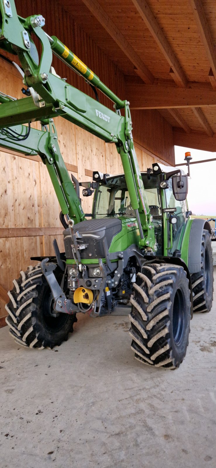 Traktor des Typs Fendt 207 Vario TMS, Gebrauchtmaschine in Ried (Bild 1)