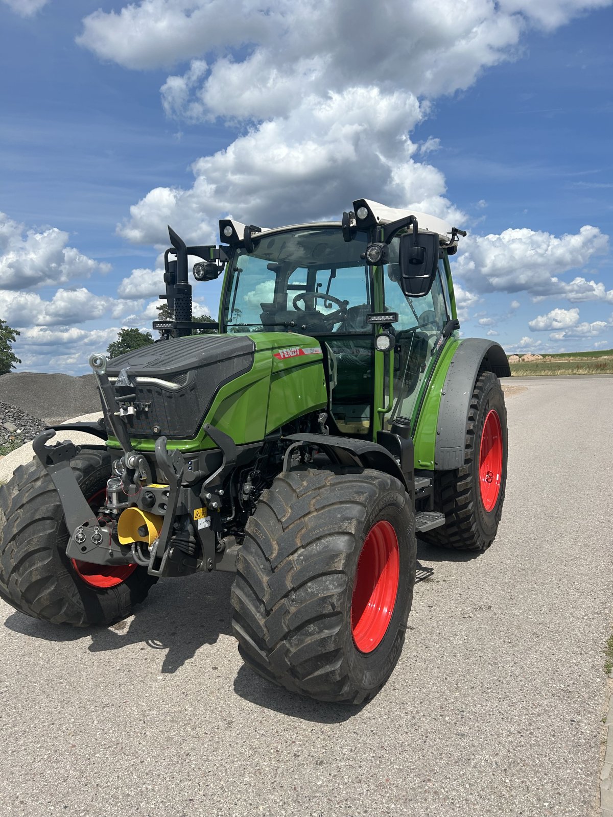 Traktor типа Fendt 207 Vario, Gebrauchtmaschine в freystadt (Фотография 1)