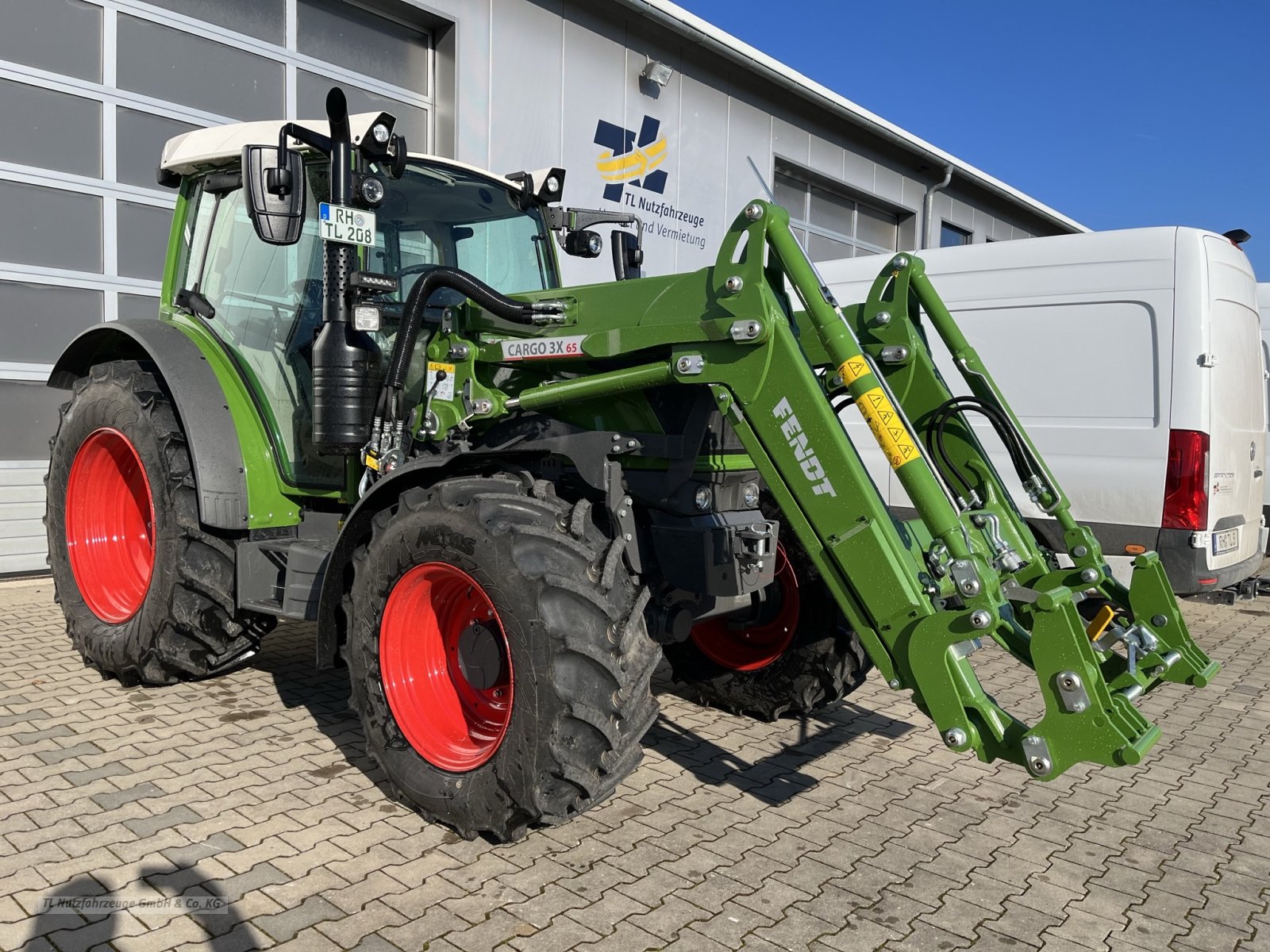 Traktor типа Fendt 208 VARIO TMS, Gebrauchtmaschine в Röttenbach (Фотография 2)