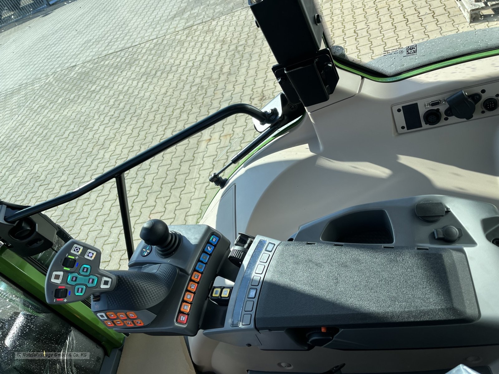 Traktor от тип Fendt 208 VARIO TMS, Gebrauchtmaschine в Röttenbach (Снимка 9)