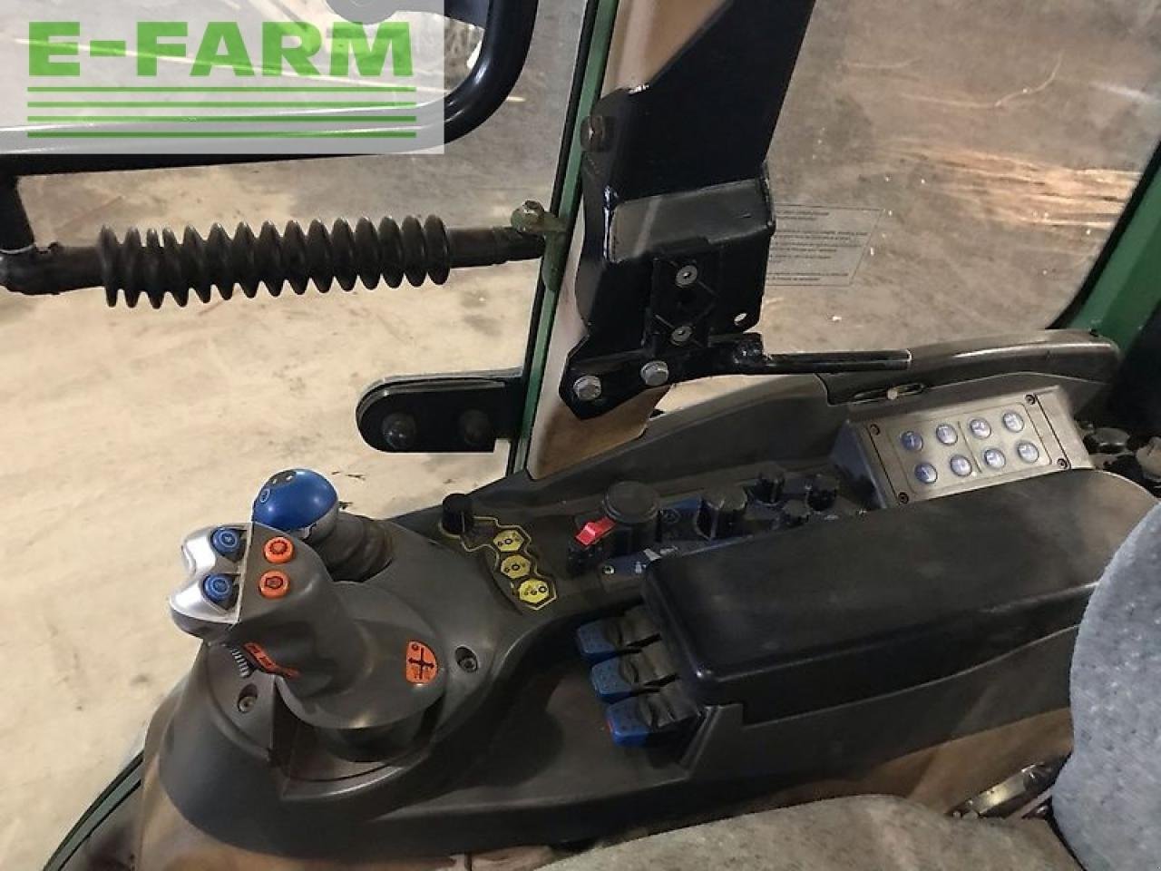 Traktor Türe ait Fendt 208 vario, Gebrauchtmaschine içinde gg VEGHEL (resim 8)