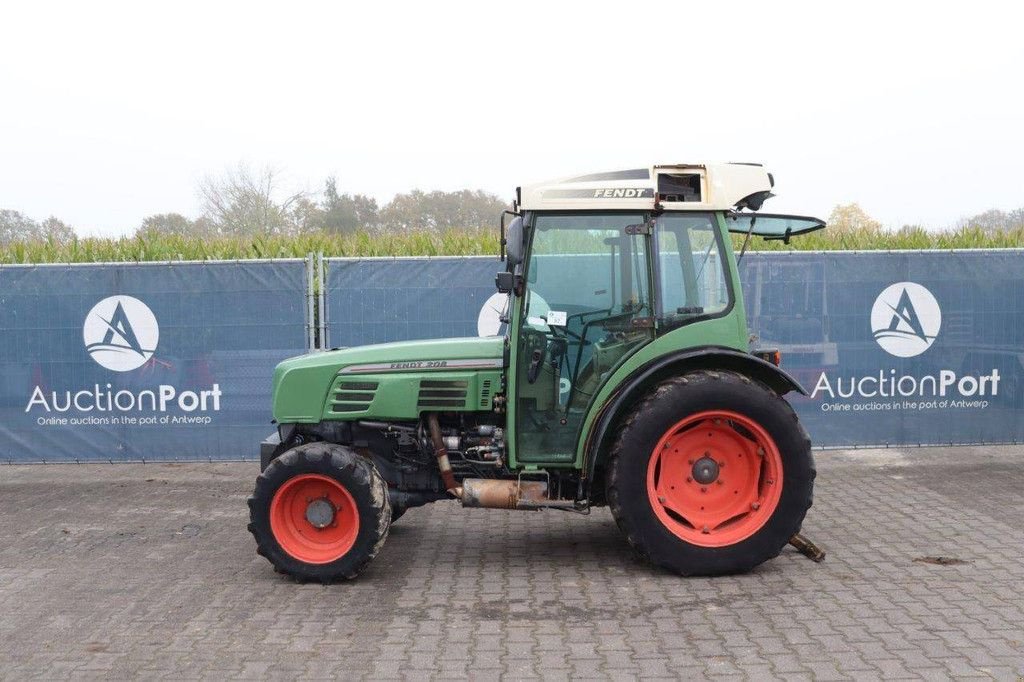 Traktor типа Fendt 208, Gebrauchtmaschine в Antwerpen (Фотография 2)