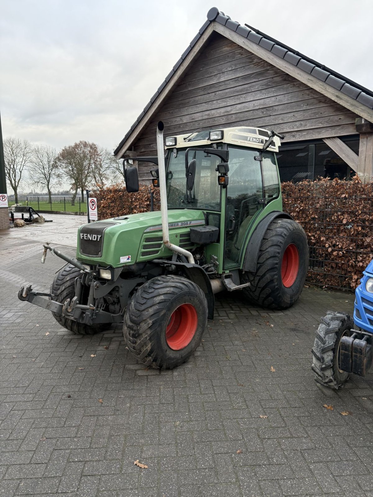 Traktor tipa Fendt 208, Gebrauchtmaschine u Wadenoijen (Slika 1)