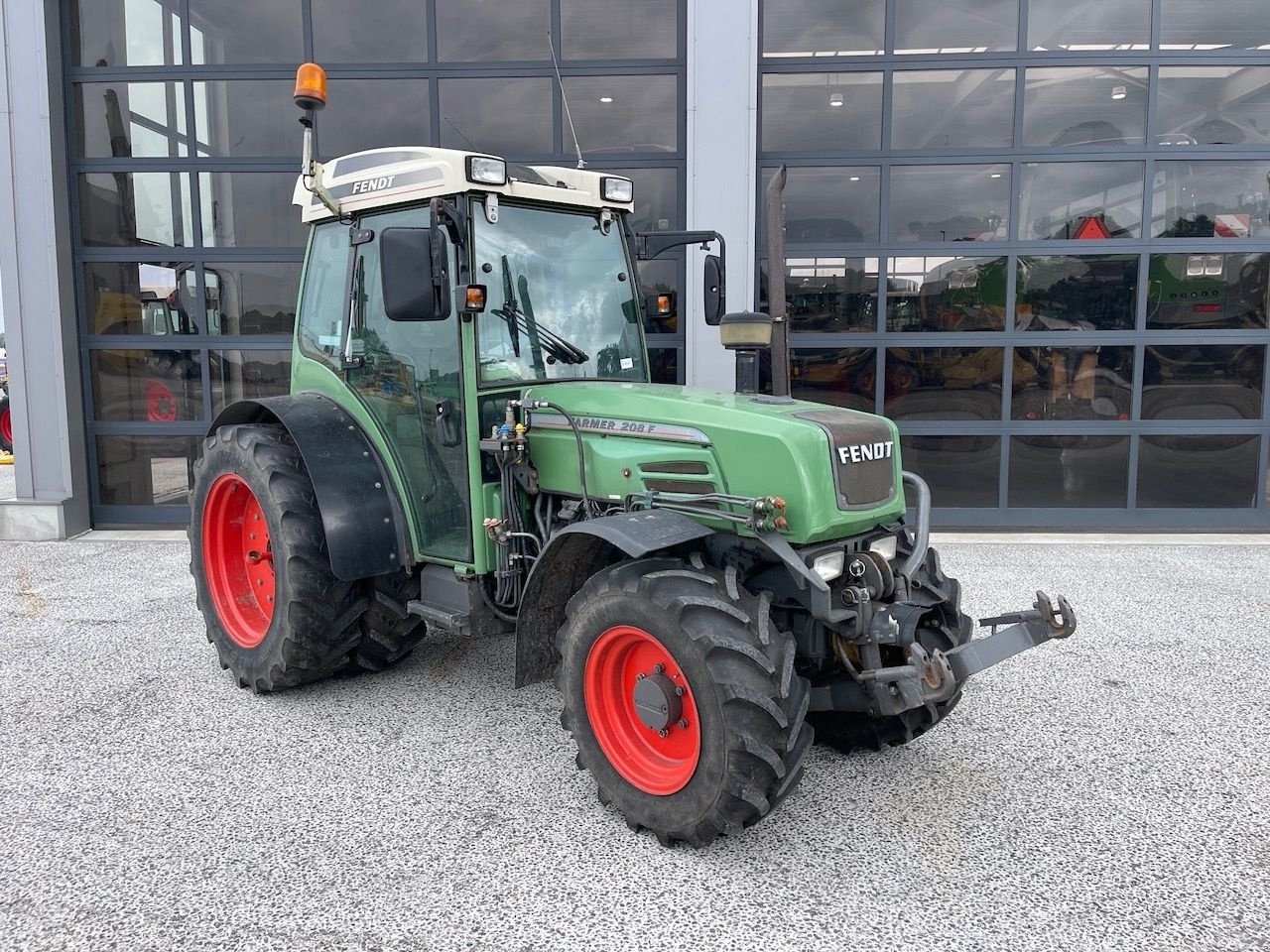 Traktor Türe ait Fendt 208F Smalspoor trekker, Gebrauchtmaschine içinde Holten (resim 3)