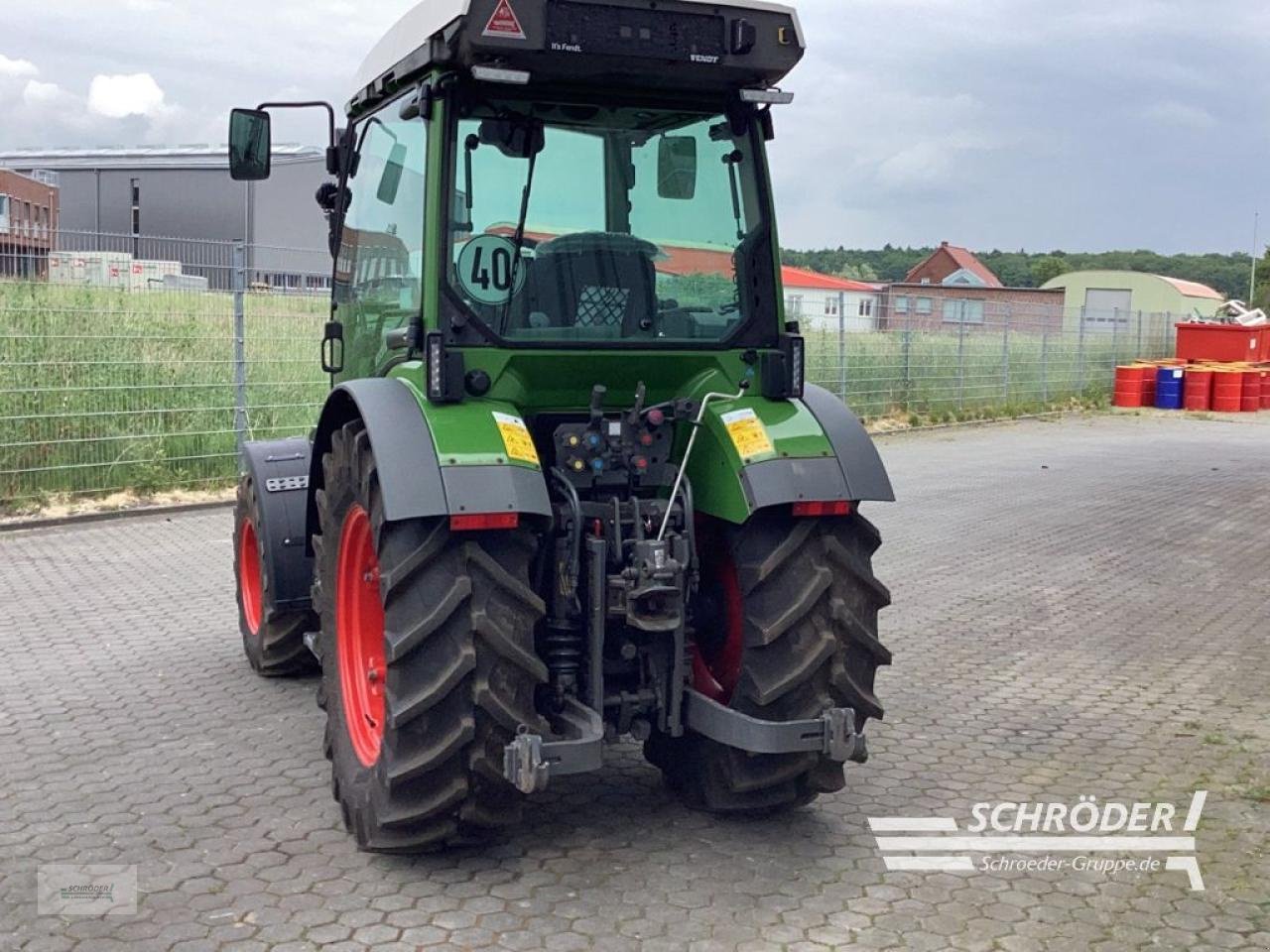 Traktor van het type Fendt 209 F VARIO GEN3 POWER, Gebrauchtmaschine in Norden (Foto 12)