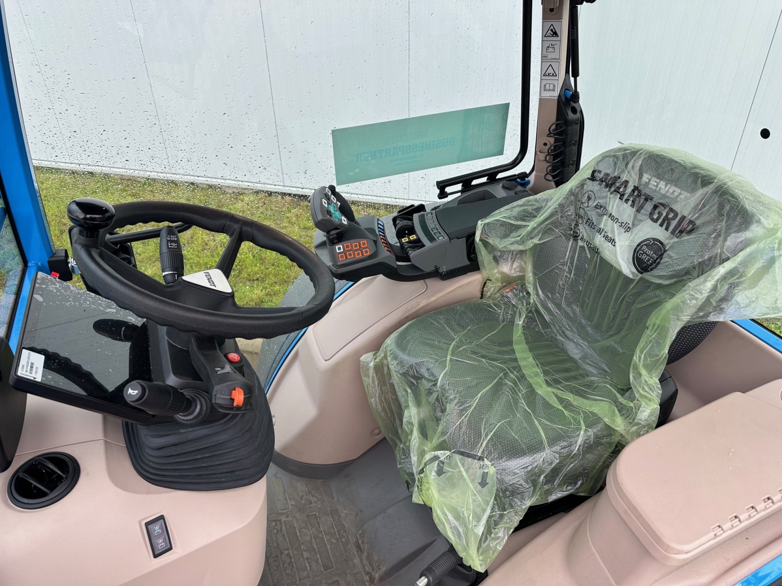 Traktor des Typs Fendt 209 F Vario Gen3 Profi+ Sett.2, Gebrauchtmaschine in Kruckow (Bild 8)