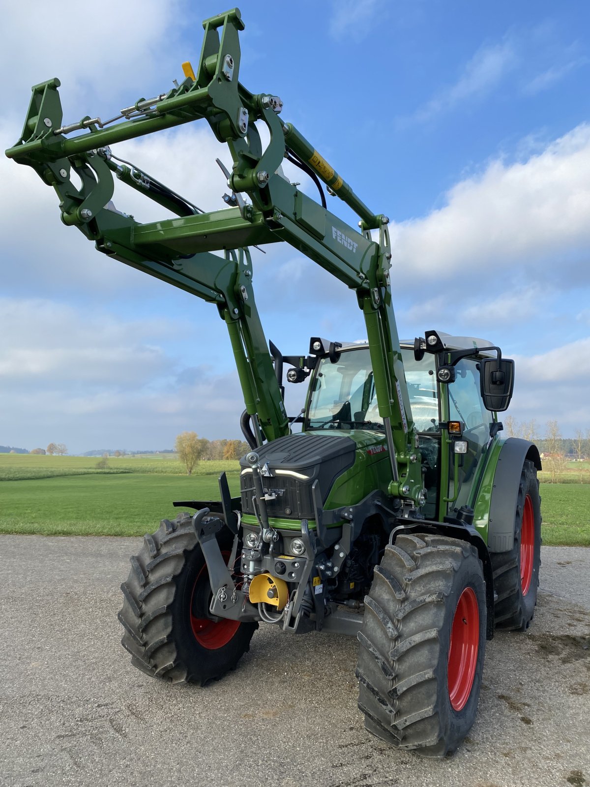 Traktor des Typs Fendt 209 S Vario Gen 3 Profi, Gebrauchtmaschine in Feuchtwangen (Bild 1)