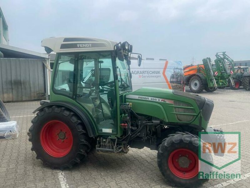 Traktor Türe ait Fendt 209 V Vario Schmalspur, Gebrauchtmaschine içinde Bornheim-Roisdorf (resim 4)