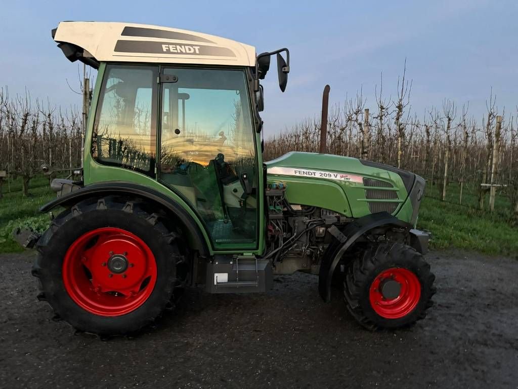 Traktor del tipo Fendt 209 VA Vario Smalspoor/Fruitteelt tractor, Gebrauchtmaschine In Erichem (Immagine 3)