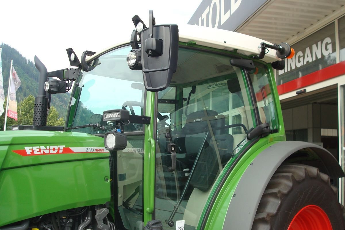 Traktor van het type Fendt 210 Vario (FendtONE), Vorführmaschine in Judenburg (Foto 9)