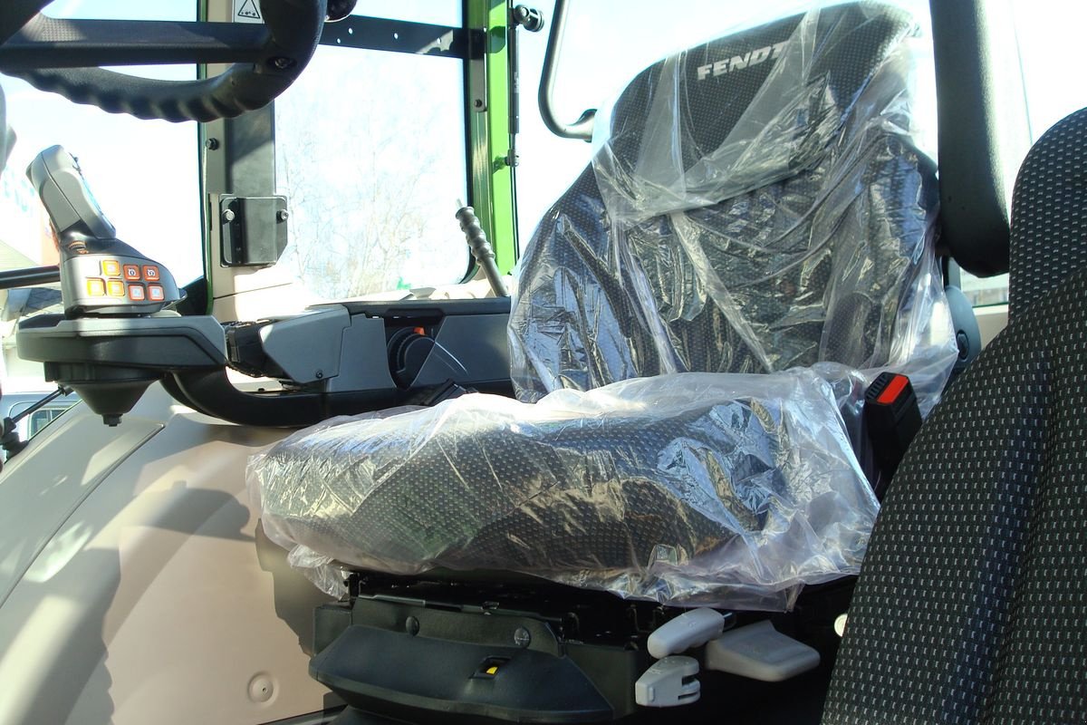 Traktor of the type Fendt 210 Vario (FendtONE), Neumaschine in Judenburg (Picture 18)