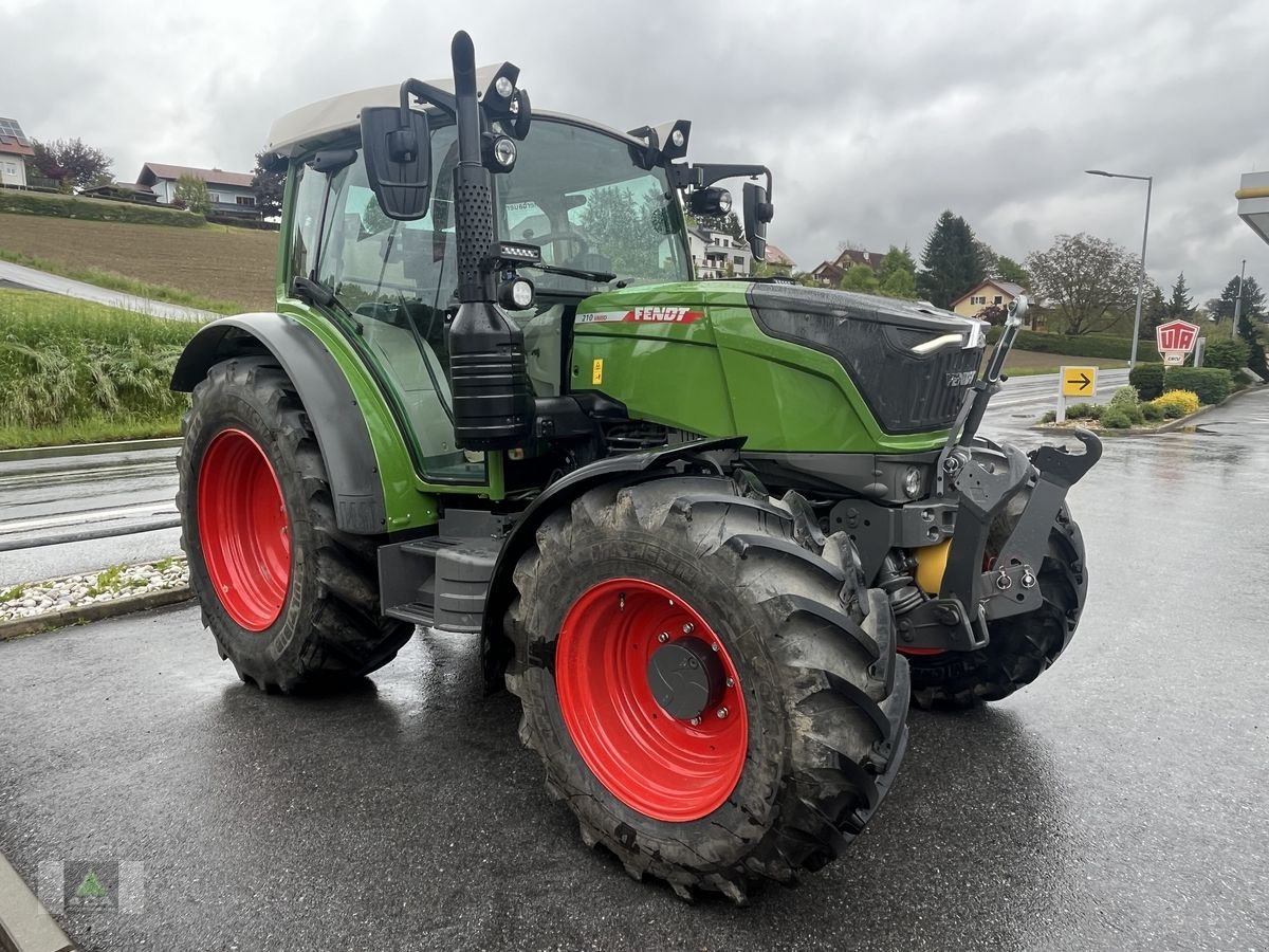 Traktor типа Fendt 210 Vario (Gen3), Gebrauchtmaschine в Markt Hartmannsdorf (Фотография 5)