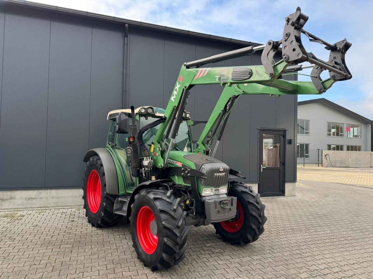 Traktor des Typs Fendt 210 Vario Tms, Gebrauchtmaschine in Daarle (Bild 3)