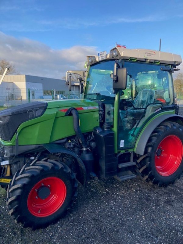 Traktor van het type Fendt 211 F Vario Gen3 PL801, Gebrauchtmaschine in Bevern (Foto 2)