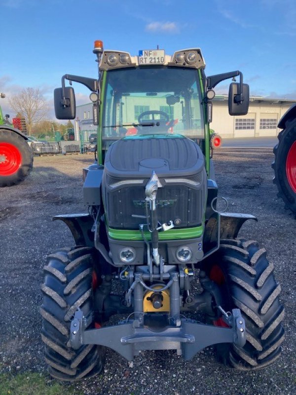 Traktor van het type Fendt 211 F Vario Gen3 PL801, Gebrauchtmaschine in Bevern (Foto 3)