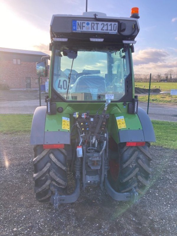 Traktor van het type Fendt 211 F Vario Gen3 PL801, Gebrauchtmaschine in Bevern (Foto 4)