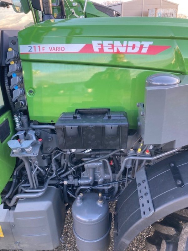 Traktor van het type Fendt 211 F Vario Gen3 PL801, Gebrauchtmaschine in Bevern (Foto 5)