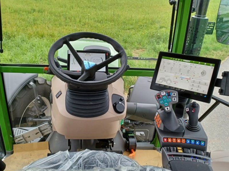 Traktor van het type Fendt 211 GEN 3 Profi+, Ausstellungsmaschine in Hindelbank (Foto 1)