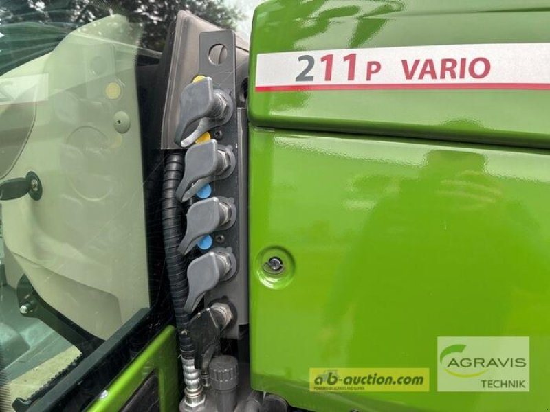 Traktor Türe ait Fendt 211 P VARIO GEN-3 POWER SET-2, Gebrauchtmaschine içinde Meppen (resim 7)