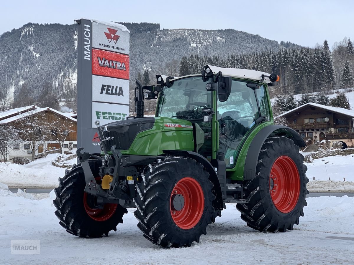 Traktor of the type Fendt 211 S Vario Gen3 Power Setting 2, Neumaschine in Eben (Picture 1)