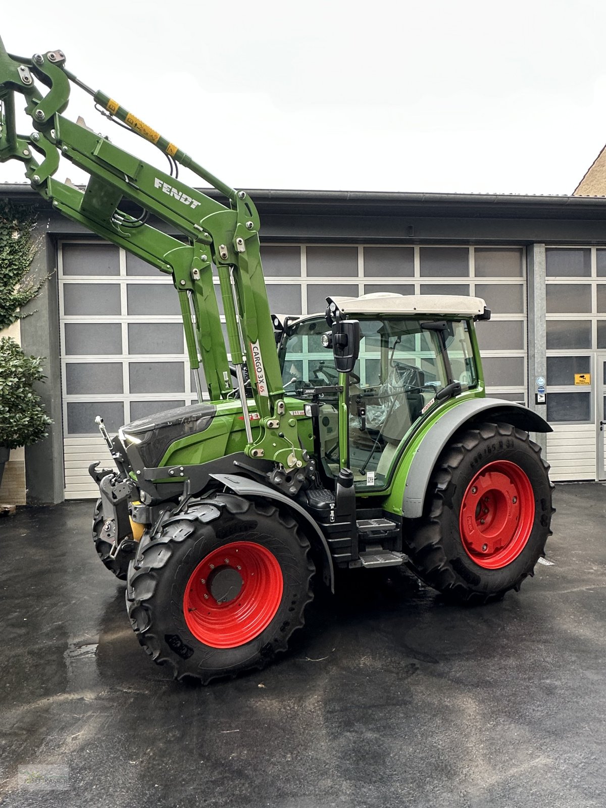 Traktor van het type Fendt 211 S Vario Gen3 Profi Plus, Gebrauchtmaschine in Alitzheim (Foto 3)