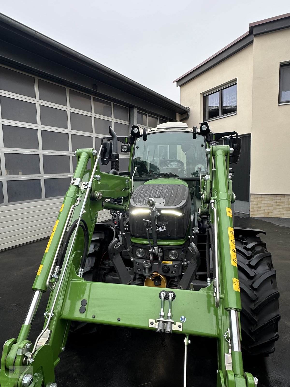 Traktor van het type Fendt 211 S Vario Gen3 Profi Plus, Gebrauchtmaschine in Alitzheim (Foto 4)