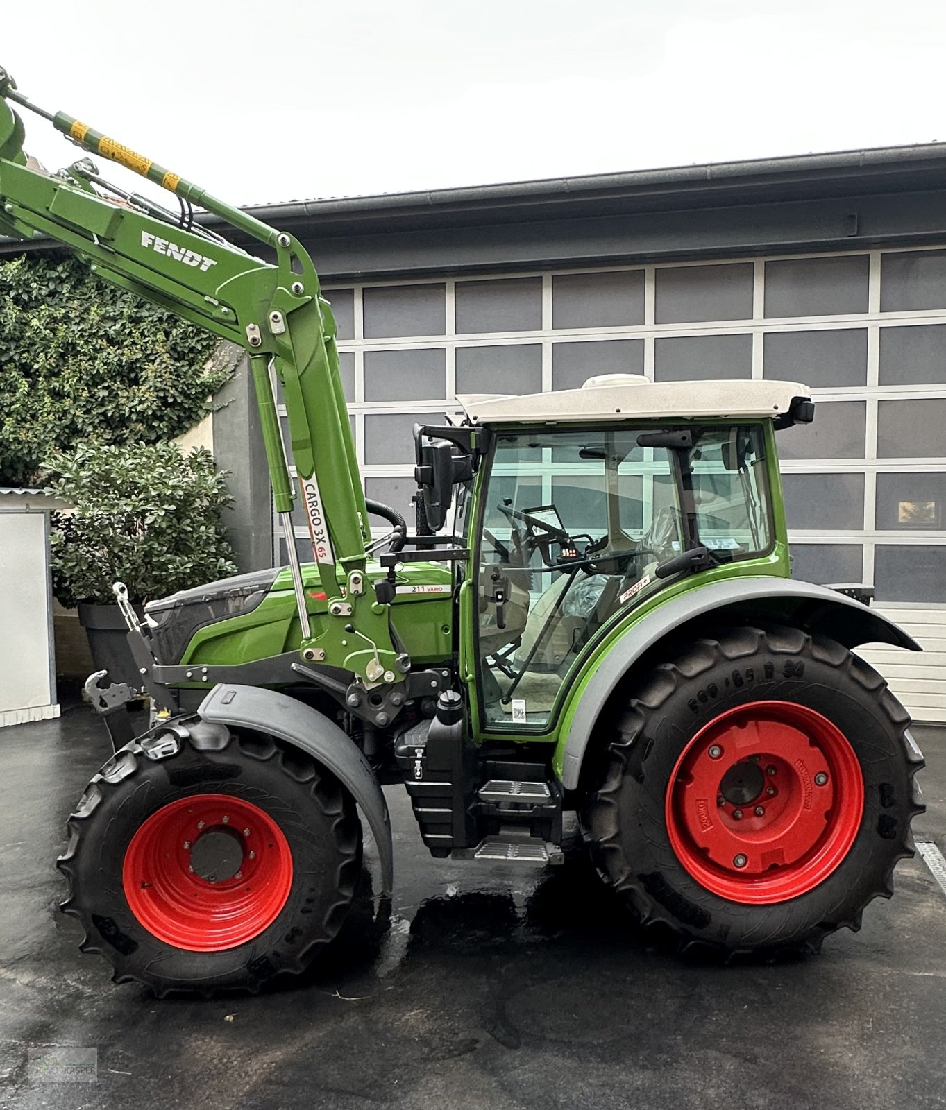 Traktor van het type Fendt 211 S Vario Gen3 Profi Plus, Gebrauchtmaschine in Alitzheim (Foto 5)