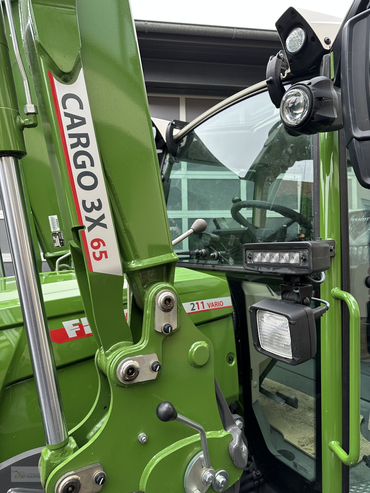 Traktor van het type Fendt 211 S Vario Gen3 Profi Plus, Gebrauchtmaschine in Alitzheim (Foto 11)