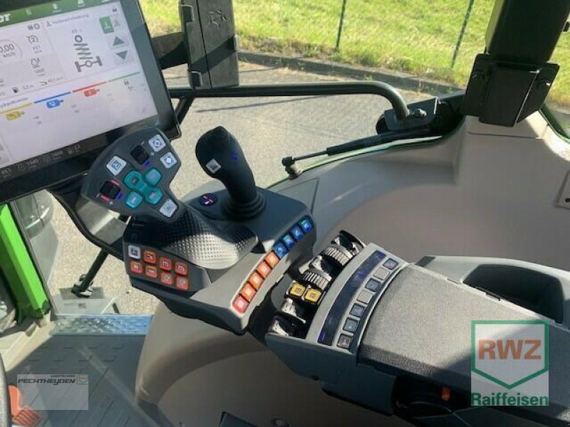 Traktor of the type Fendt 211 S VarioGen3, Vorführmaschine in Wegberg (Picture 2)