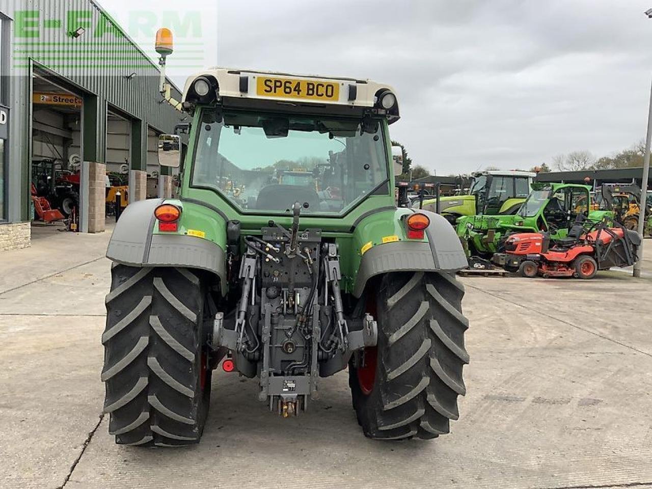 Traktor типа Fendt 211 tractor (st21261), Gebrauchtmaschine в SHAFTESBURY (Фотография 3)